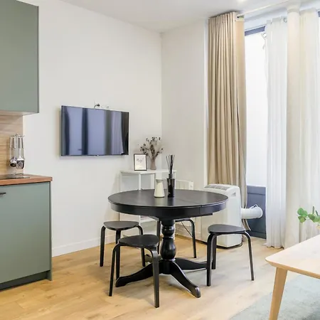 Enjoy In A Lovely Nest With Modern Design Parigi