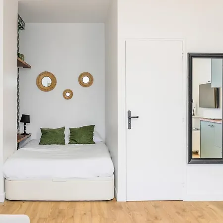 Enjoy In A Lovely Nest With Modern Design Parigi